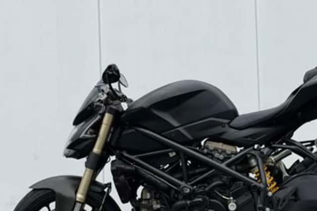 Ducati Streetfighter 848 (2012) thumbnail 5