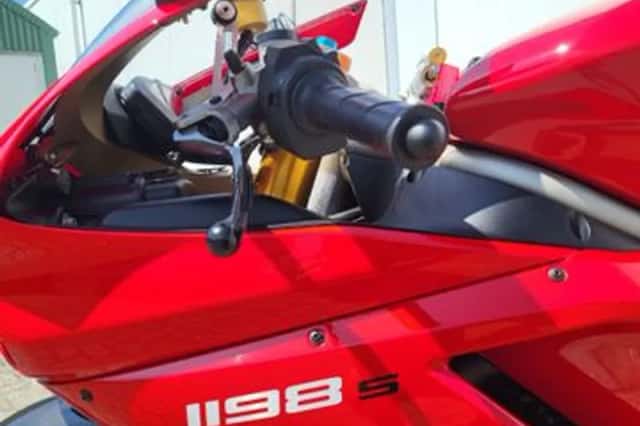 Ducati 1198 S (2009) thumbnail 6