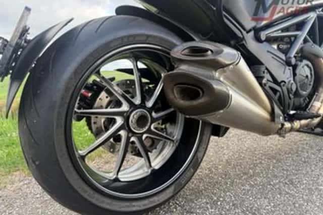 Ducati Diavel (2011) thumbnail 5