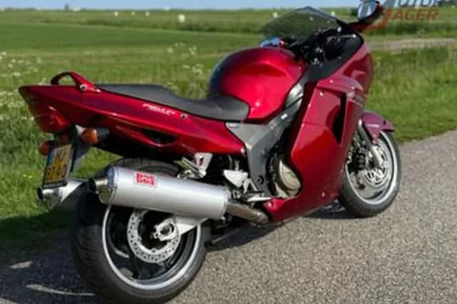 Honda CBR 1100 XX Super Blackbird (1999) thumbnail 3
