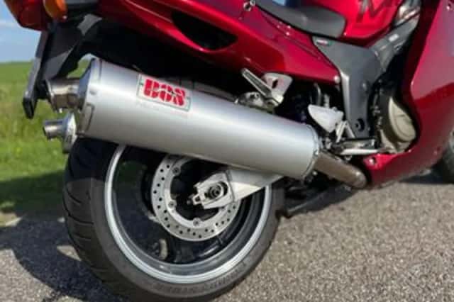 Honda CBR 1100 XX Super Blackbird (1999) thumbnail 4