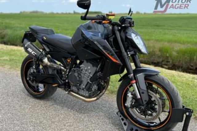 KTM 890 Duke (2021) thumbnail 1