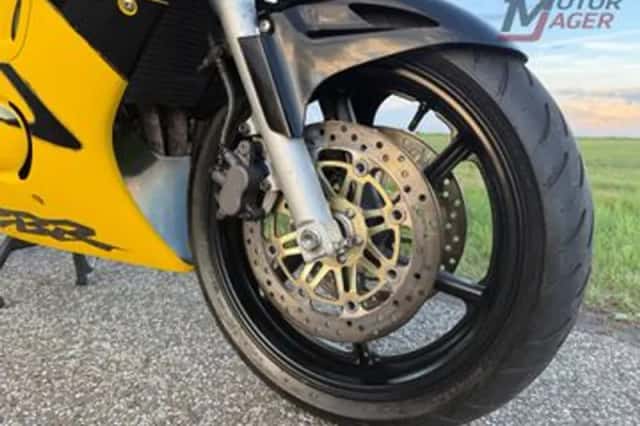 Honda CBR600F (1997) thumbnail 6