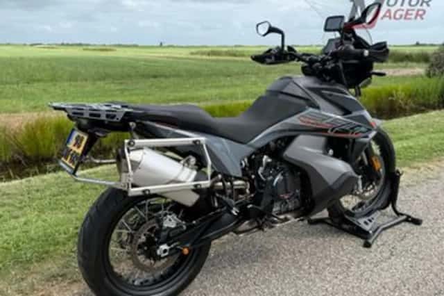 KTM 890 Adventure (2022) thumbnail 6