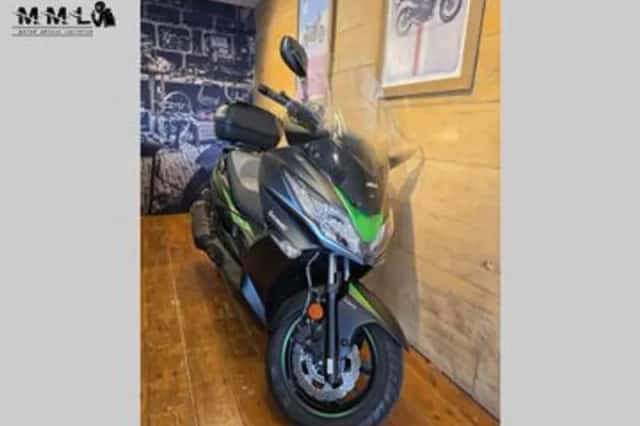 Kawasaki J 300 (2019) thumbnail 4