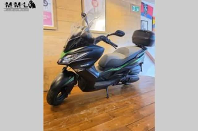 Kawasaki J 300 (2019) thumbnail 6