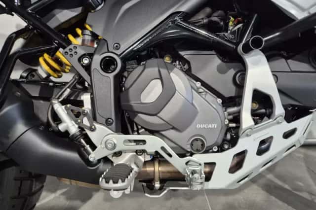 Ducati DesertX (2024) thumbnail 5