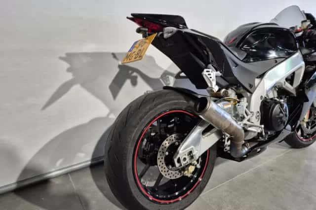 Aprilia RSV 4R (2013) thumbnail 6