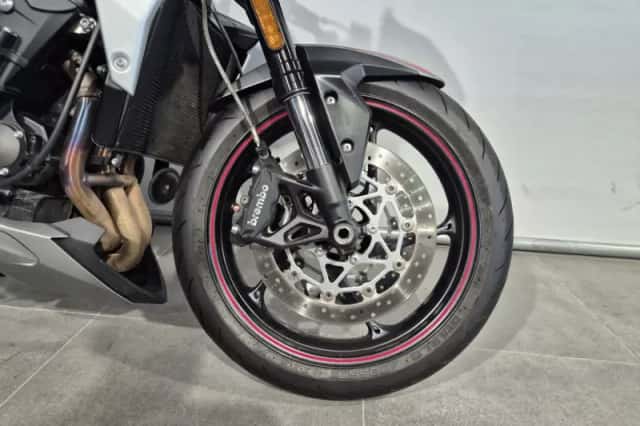 Triumph Street Triple R (2022) thumbnail 4