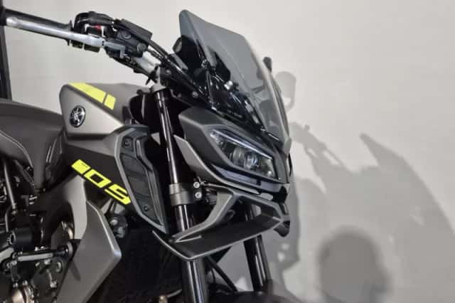 Yamaha MT-09 (2018) thumbnail 2