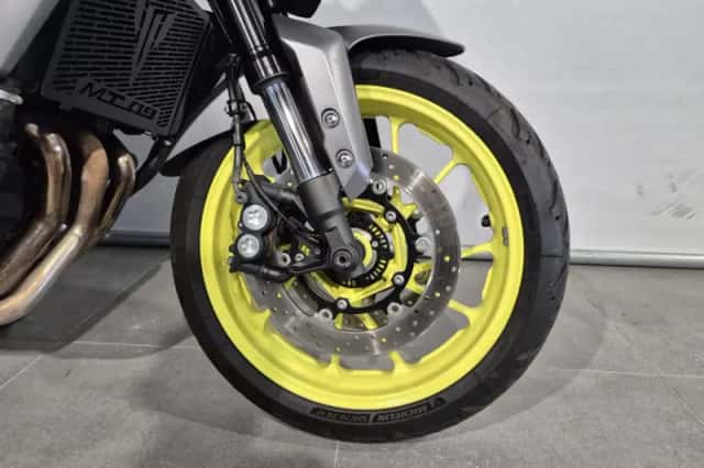 Yamaha MT-09 (2018) thumbnail 3