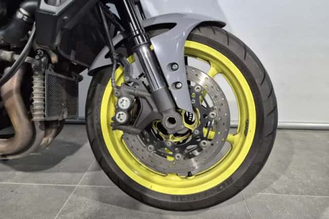 Yamaha MT-10 (2016) thumbnail 3