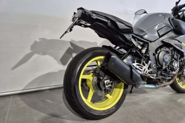 Yamaha MT-10 (2016) thumbnail 5