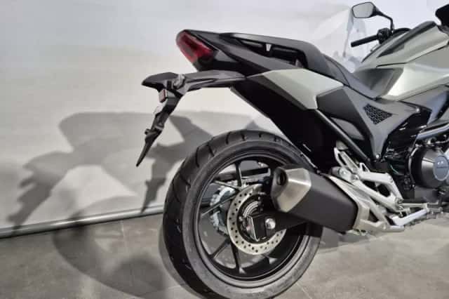 Honda NC750X (2026) thumbnail 5