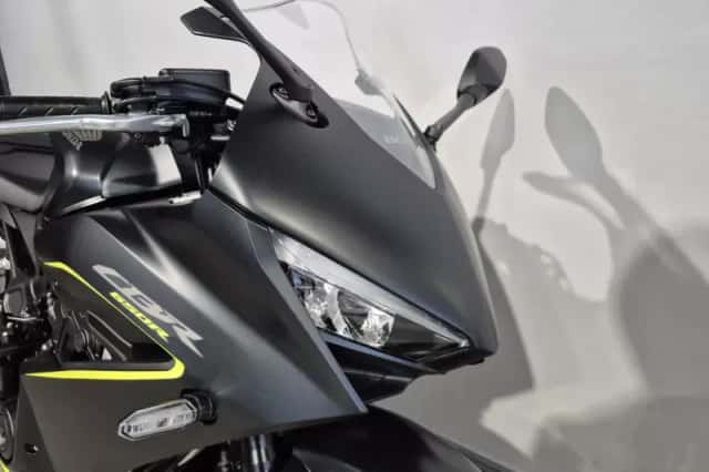 Honda CBR650R (2026) thumbnail 2