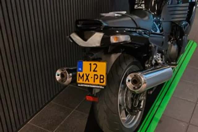 Kawasaki ZZR1400 (2010) thumbnail 5