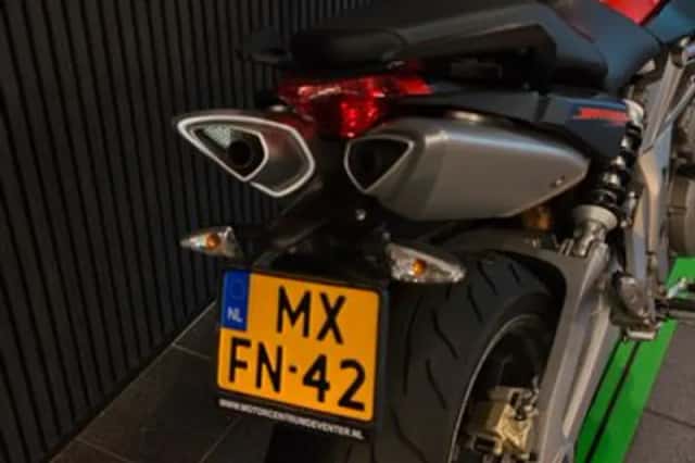 Aprilia SL 750 Shiver (2011) thumbnail 6