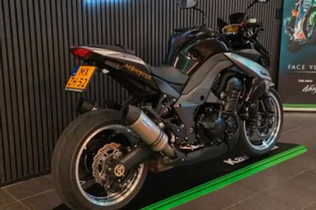 Kawasaki Z1000 (2010) thumbnail 3