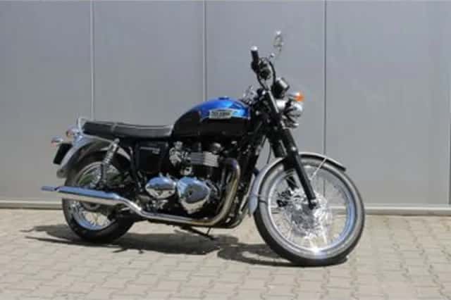 Triumph Bonneville T100 (2015) thumbnail 1