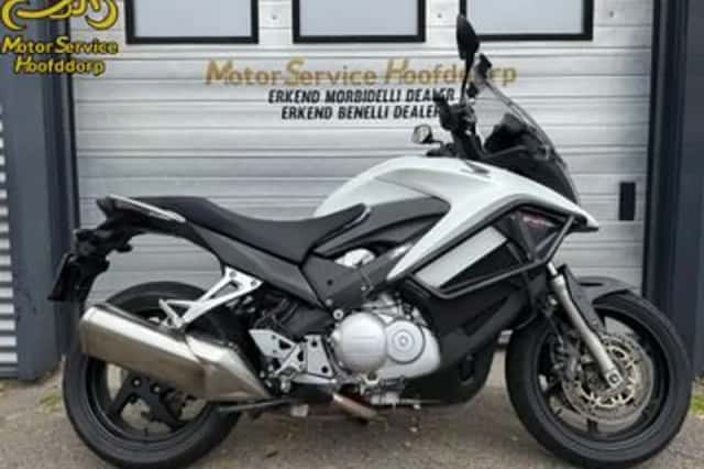 Honda VFR 800 X Crossrunner (2014) thumbnail 1