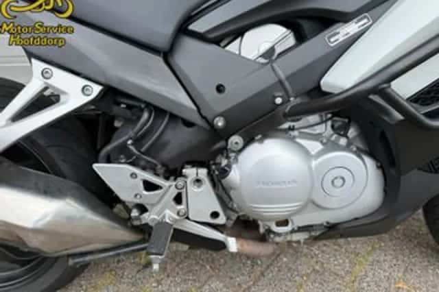 Honda VFR 800 X Crossrunner (2014) thumbnail 4