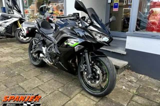 Kawasaki Ninja 650 (2025) thumbnail 2