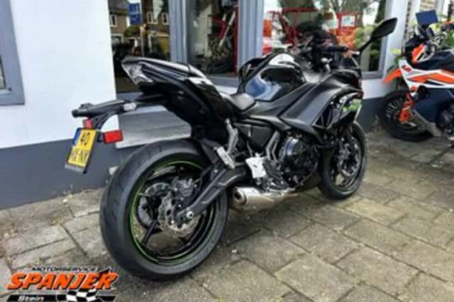 Kawasaki Ninja 650 (2025) thumbnail 3