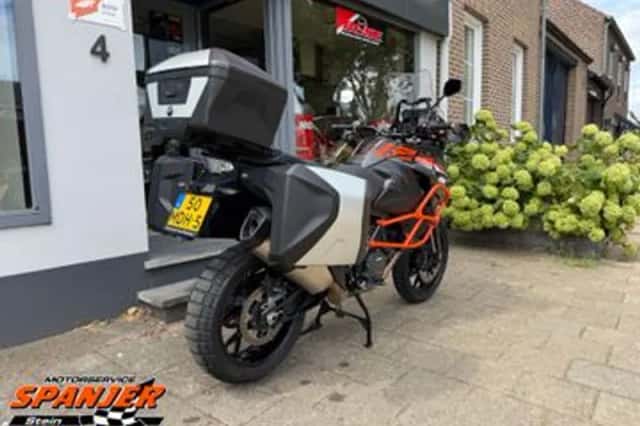 KTM 1290 Super Adventure S (2018) thumbnail 3