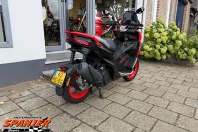 Aprilia SR GT 200 (2022) thumbnail 3
