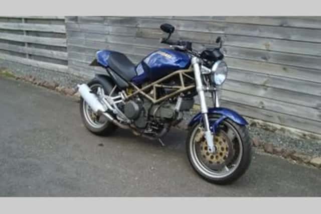 Ducati M 750 (1999) thumbnail 3