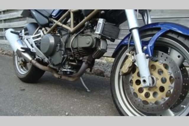 Ducati M 750 (1999) thumbnail 4