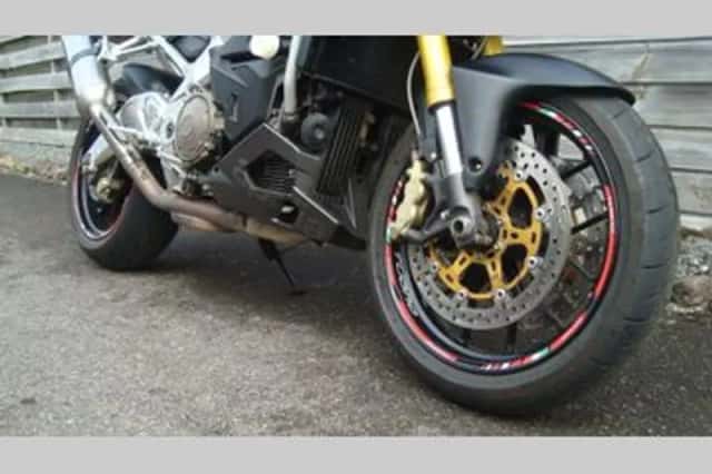 Aprilia Tuono 1000 R (2007) thumbnail 3