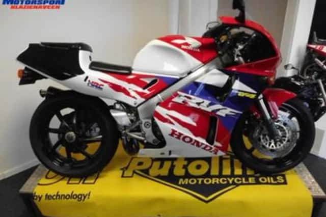 Honda RVF 400 (1996) thumbnail 1
