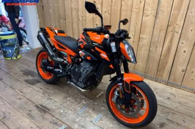 KTM 890 Duke GP (2022) thumbnail 2