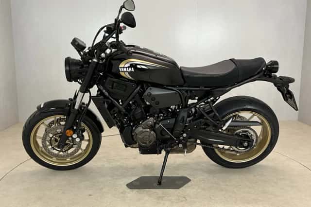 Yamaha XSR700 (2023) thumbnail 4