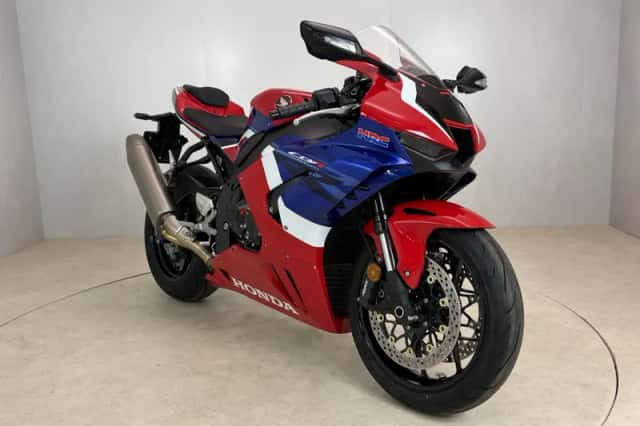 Honda CBR 1000 RRR (2021) thumbnail 2