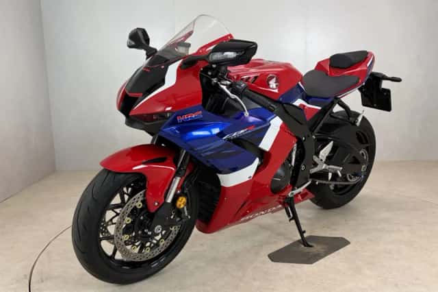Honda CBR 1000 RRR (2021) thumbnail 3