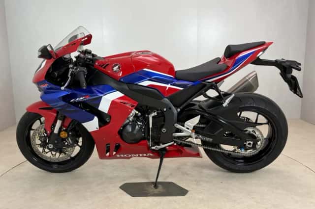 Honda CBR 1000 RRR (2021) thumbnail 4