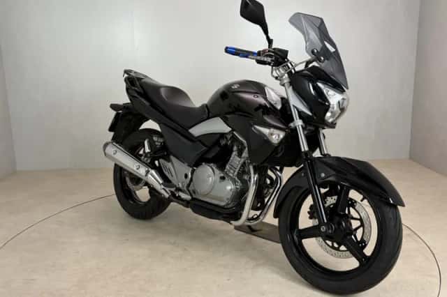 Suzuki Inazuma 250 (2014) thumbnail 2