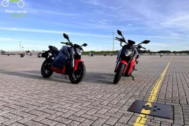 Ultraviolette F77 SuperStreet (2025) thumbnail 2