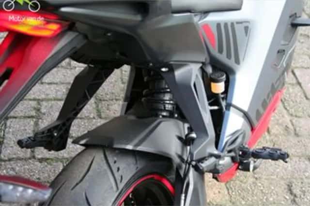 Ultraviolette F77 Mach 2 (2025) thumbnail 3