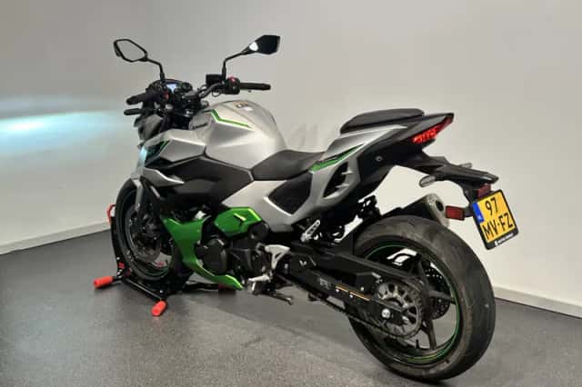 Kawasaki Z7 Hybrid (2024) thumbnail 4