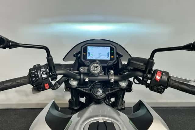 Kawasaki Z7 Hybrid (2024) thumbnail 6