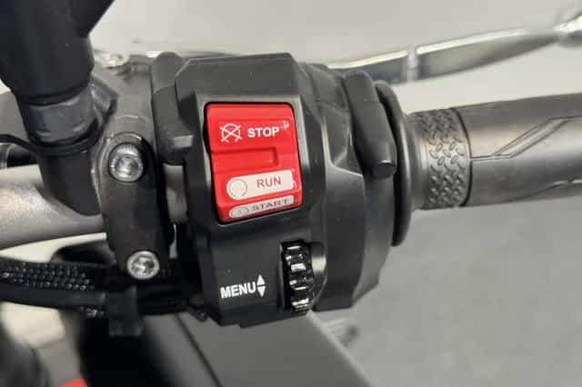 Yamaha MT-10 (2025) thumbnail 6