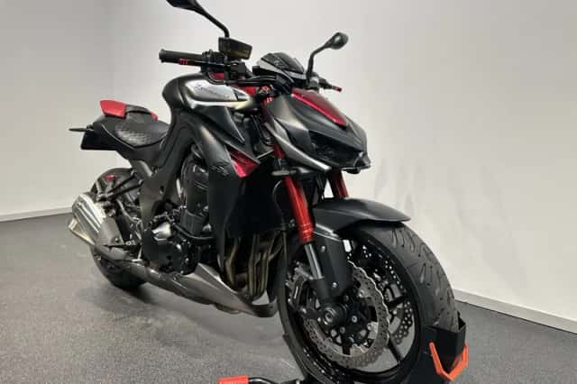Kawasaki Z1000 (2016) thumbnail 3