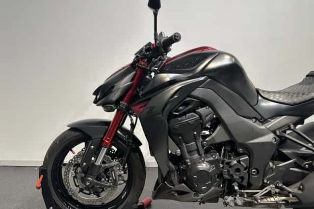 Kawasaki Z1000 (2016) thumbnail 6