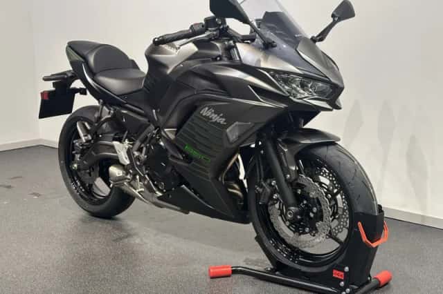 Kawasaki Ninja 650 (2026) thumbnail 3
