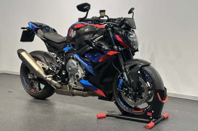 BMW M 1000 R (2023) thumbnail 6