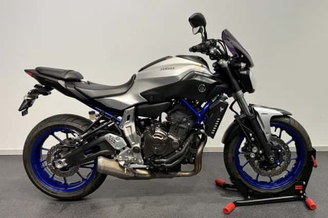 Yamaha MT-07 (2015) thumbnail 1