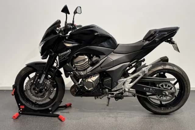 Kawasaki Z800 (2013) thumbnail 2